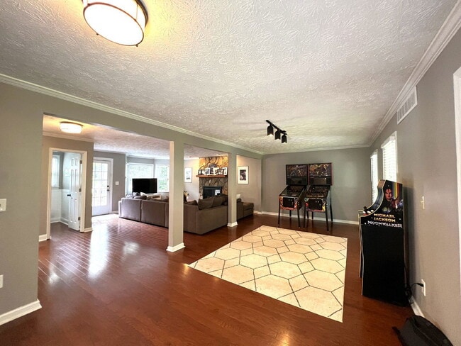 Foto del edificio - 3324 Devaughn Dr