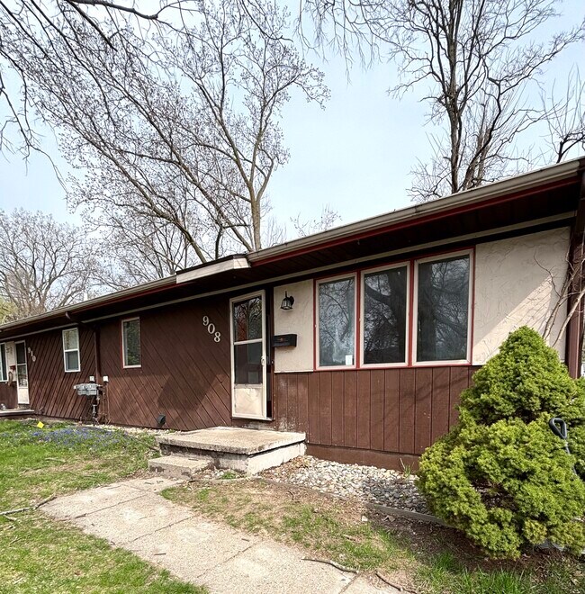 Building Photo - 908 Vincent Ct