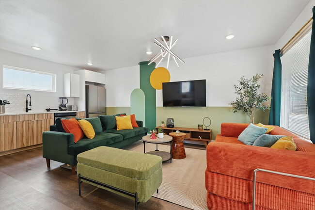 Building Photo - 4416 San Jacinto St