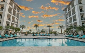 Building Photo - 200 E Palmetto Park Rd
