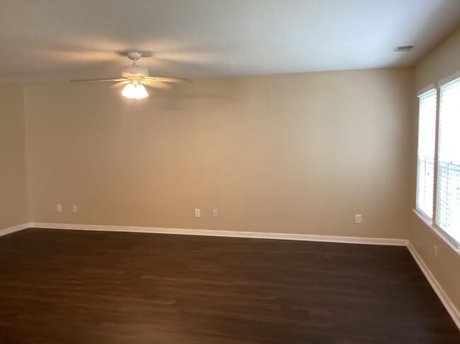 Building Photo - 493 Live Oak Walk