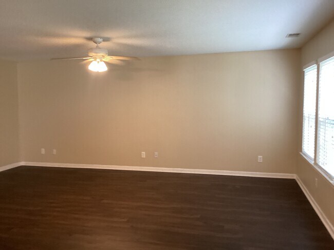 Foto del edificio - 493 Live Oak Walk