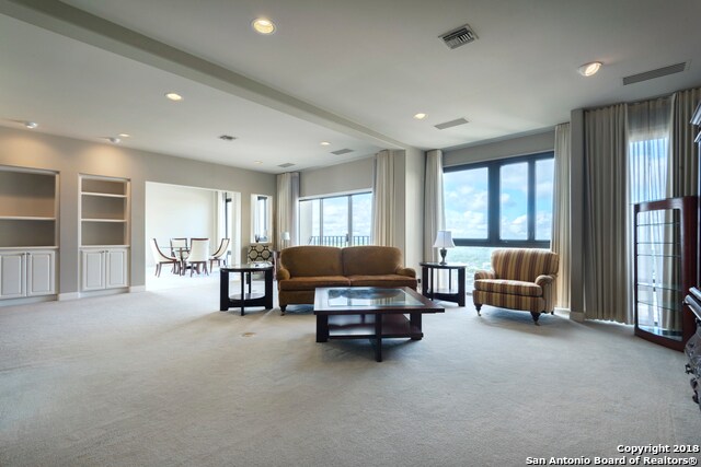 Foto del edificio - 7701 Wurzbach Rd
