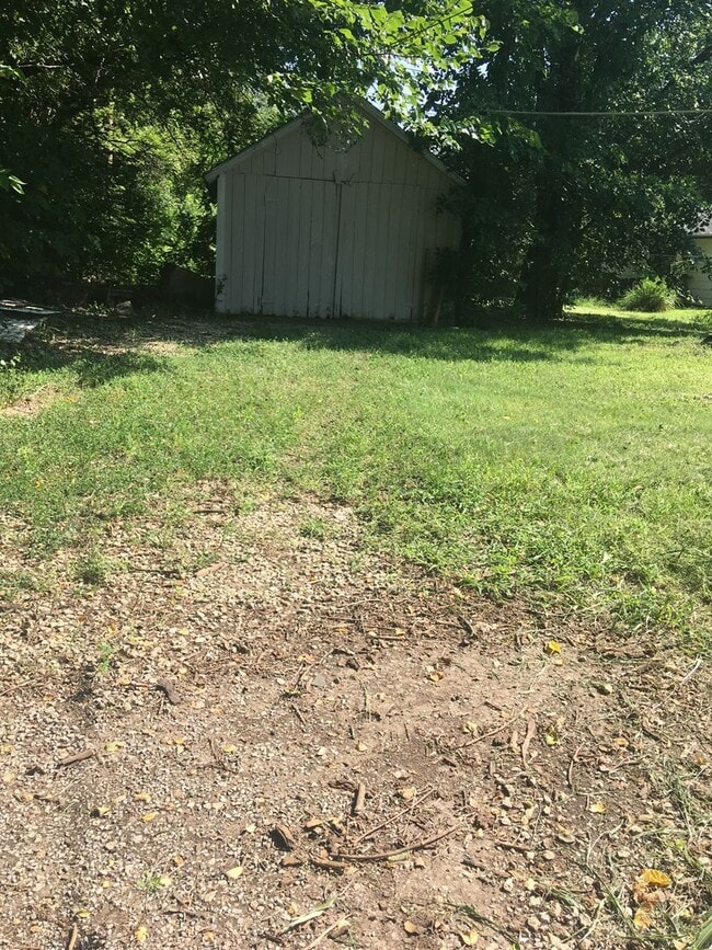 Building Photo - $495 - 1 bed 1 bath - Single Family Home