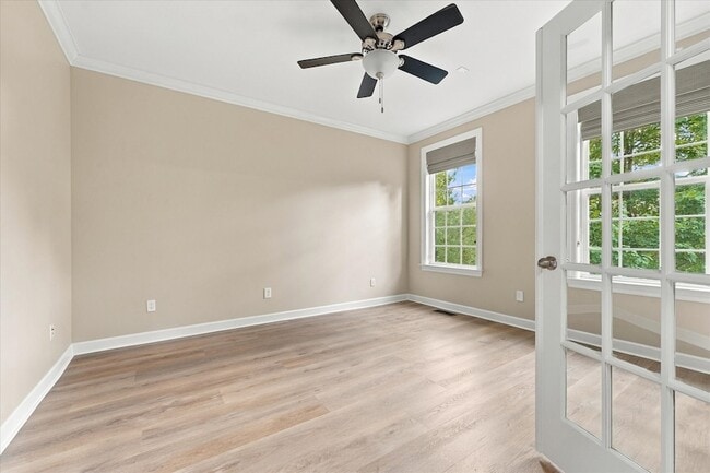 Building Photo - 1414 Chantilly Ln