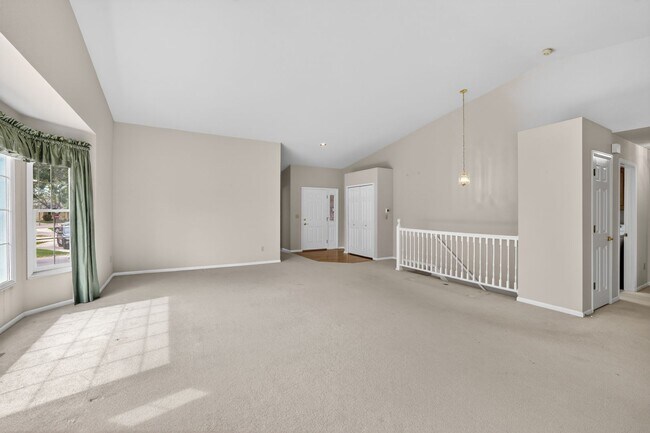 Building Photo - Beautiful Home located in the heart of Highlans Ranch - 55+ community