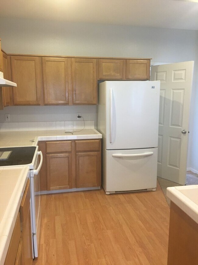 Foto del edificio - Murray Hills neighborhood Beautiful 4 Bedroom 2.5 Bath Home! Like New!! 2 Car Garage! New Carpet ...