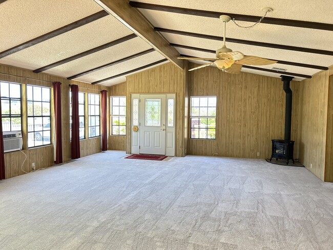 Building Photo - 140 Quail Way