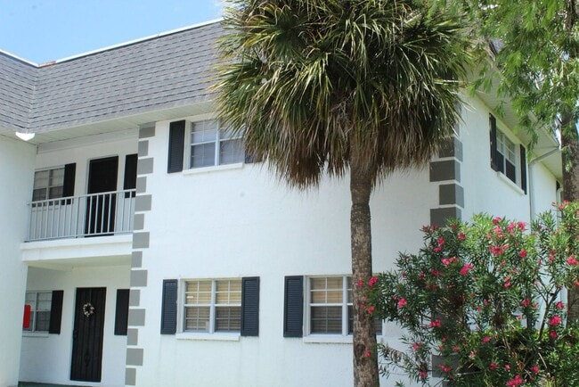 Building Photo - Annual Updated 1BR/1BA Condo – New Interior Finishes, Located on the 2nd Floor
