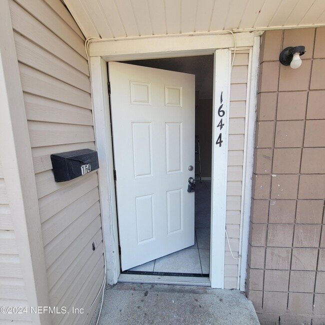 Foto del edificio - 1648 E 16th St
