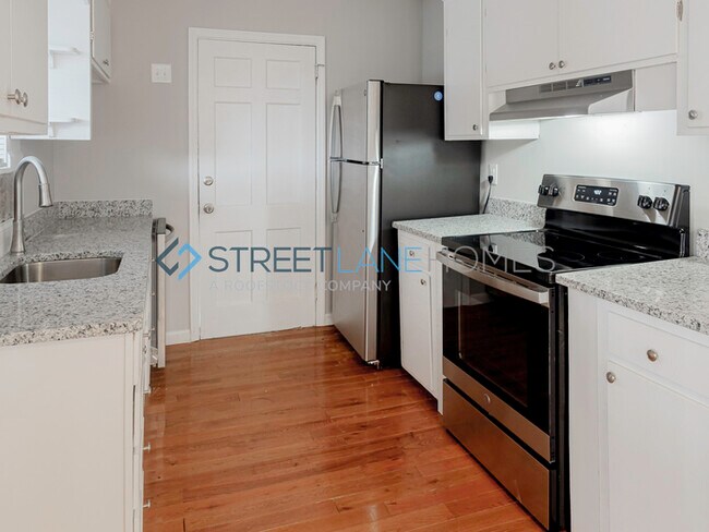 Foto del edificio - NOW OFFERING HALF OFF THE FIRST FULL MONTH...