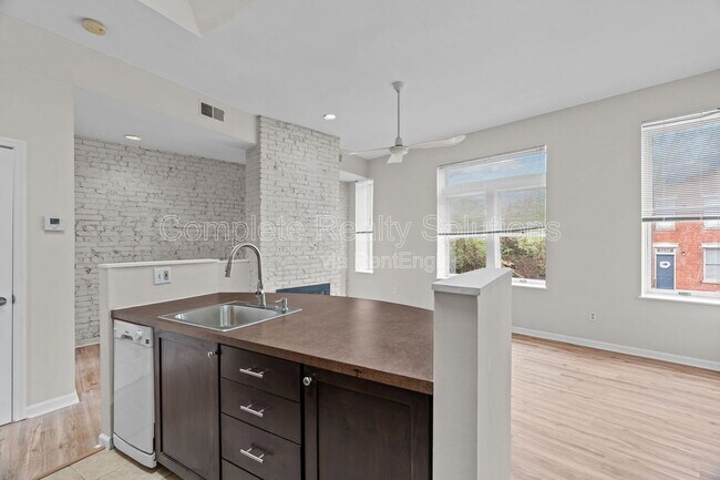 Foto del edificio - 2221-2223  Rutger Street
