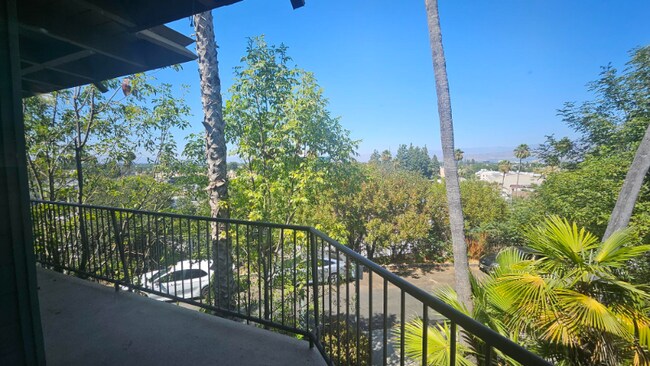 Foto del edificio - 11956 Laurelwood Dr