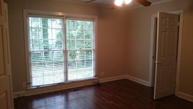 Foto del edificio - 2291 Kingsley Dr