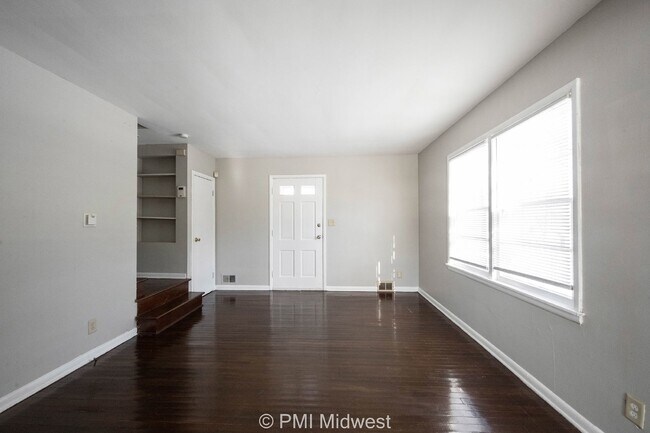 Building Photo - 2 bedroom 1 bath