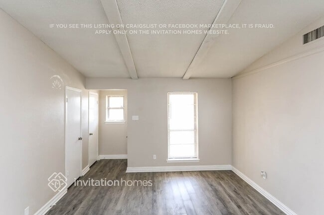 Building Photo - 2621 Princeton Dr