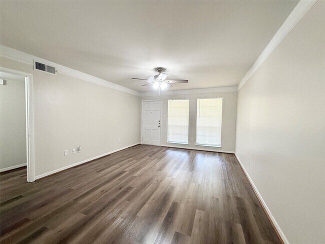 Foto del edificio - 500 Willow Dr