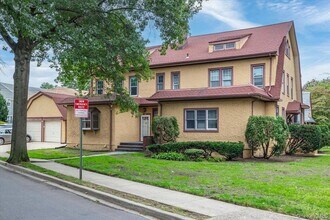Building Photo - 78 Violet Ave