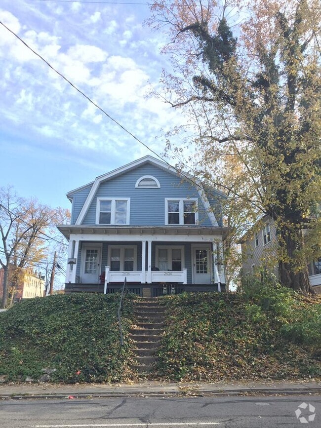 Building Photo - 2636 Neil Ave