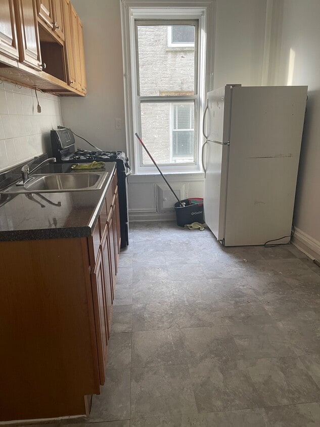 Primary Photo - 550 40th St