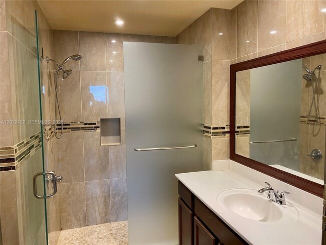 Building Photo - 8800 NW 107 Ct