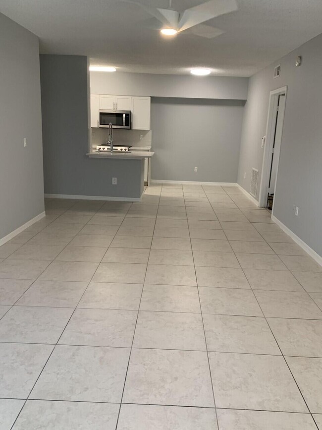 Foto del edificio - 10300 Fox Trail Rd S