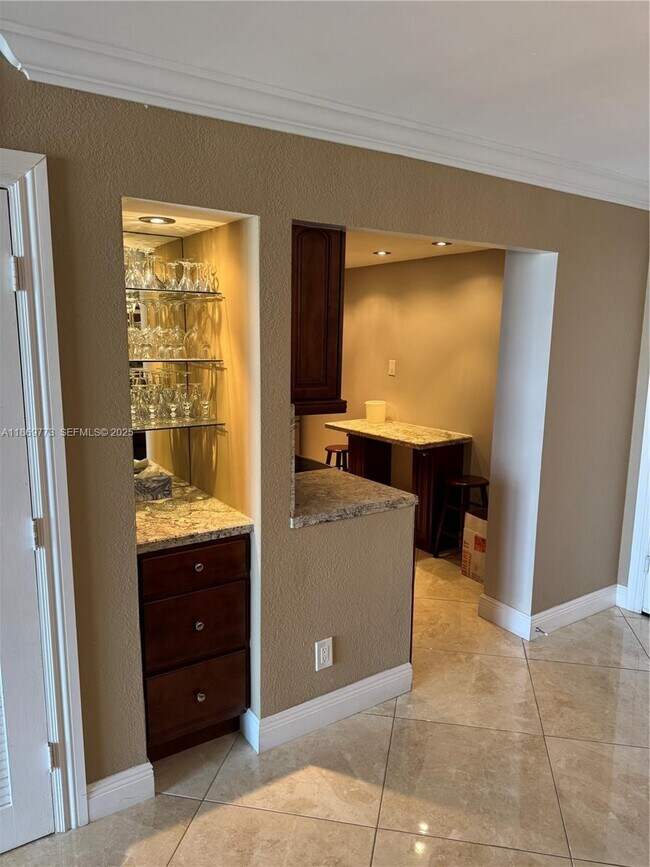 Foto del edificio - 1849 S Ocean Dr