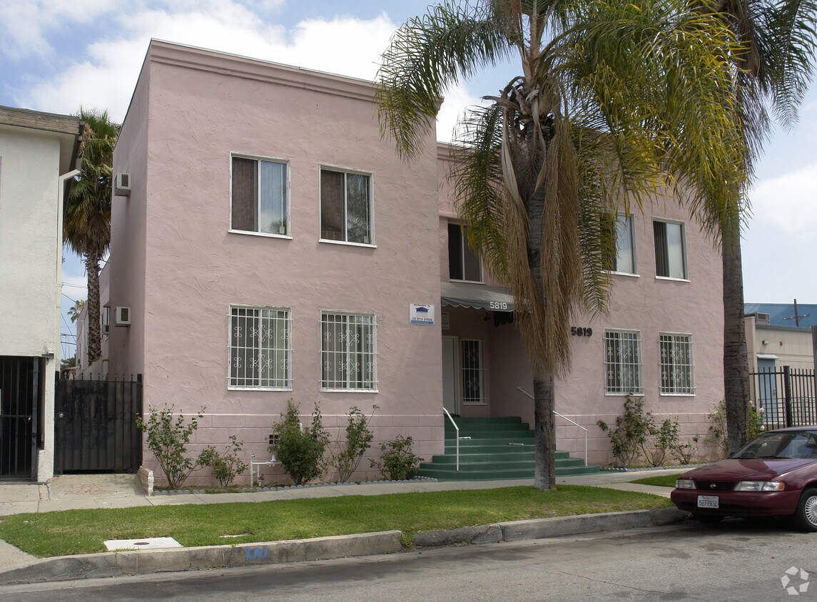 Foto principal - 5819 Gregory Ave