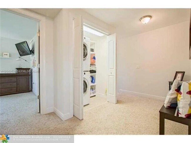 Building Photo - Southeast 15th Street, Fort Lauderdale, FL 33316 - 3 BR 3.5 BA townhouse