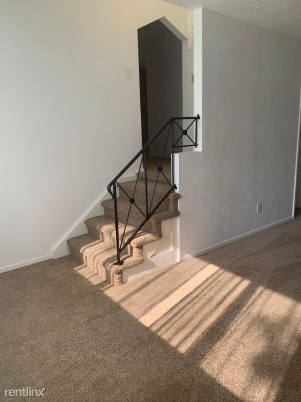 Building Photo - 3 br, 2.5 bath House - 3700 Estes Street