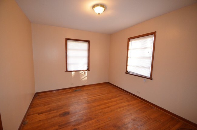 Foto del edificio - 3038 Highland Dr