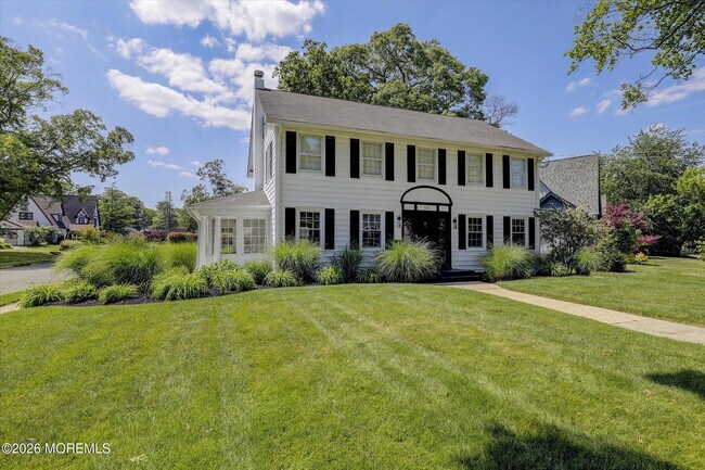 Building Photo - 570 N Edgemere Dr