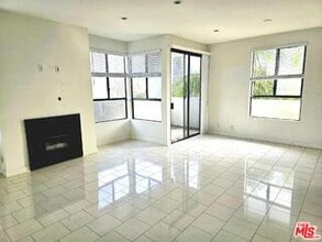 Building Photo - 12115 San Vicente Blvd