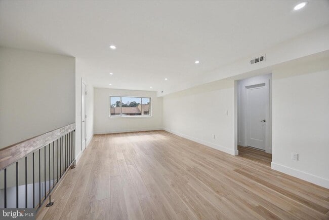 Foto del edificio - 510 Bradley Ct