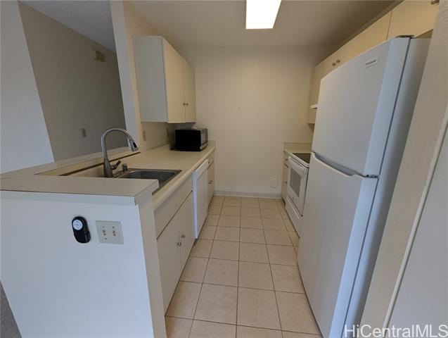 Building Photo - 94-1457-1457 Waipio Uka St