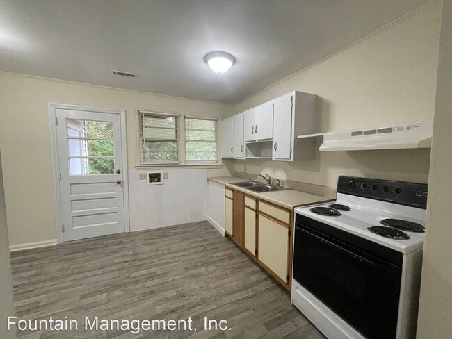 Building Photo - 2 br, 1 bath House - 720 New River Drive