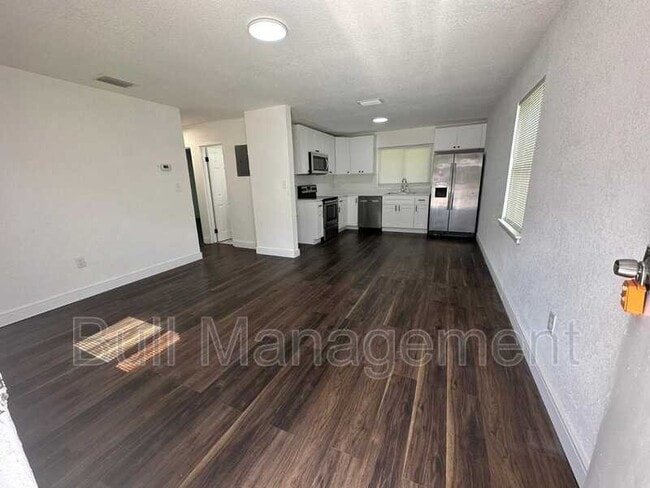 Building Photo - 2118 Mara Ct