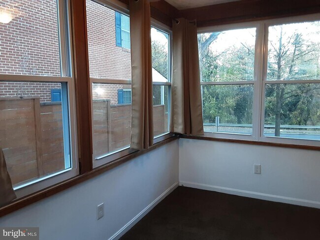 Foto del edificio - 2807 Branch Ave SE