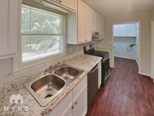 Building Photo - 65 Mountain View Cir