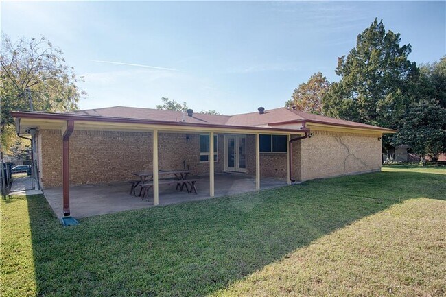 Building Photo - 2502 Candlewood Ct