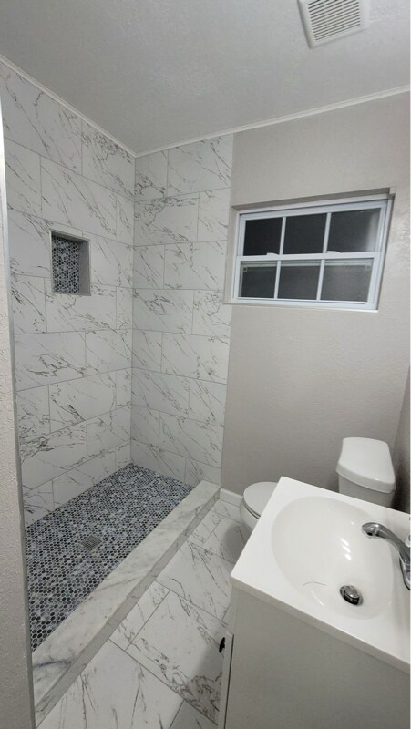 Foto del edificio - 7115 N Tampania Ave