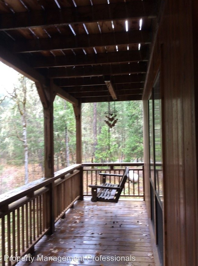 Building Photo - 3053 Jumpoff Joe Creek Rd