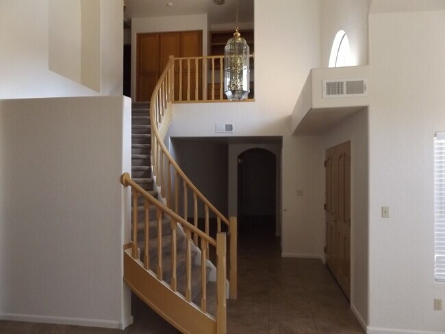 Foto del edificio - AVAILABLE SOON!! Spacious 4 bed 2.5 bath h...