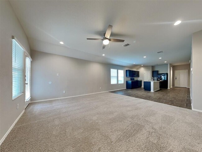 Building Photo - 221 Dylan Dr