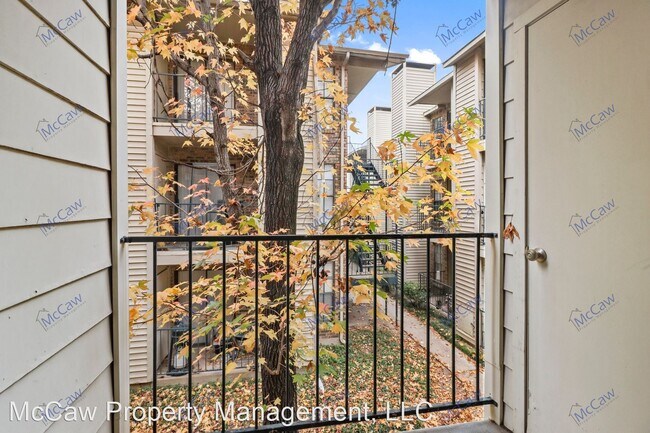 Foto del edificio - 1 br, 1 bath House - 9520 Royal Lane #209