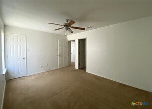 Building Photo - 2802 Ashley Dr