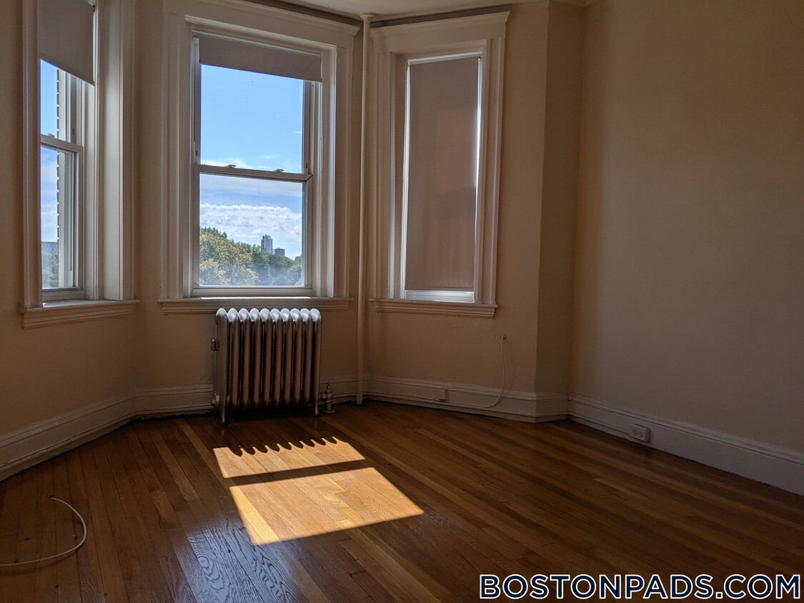 Foto principal - 1179 Boylston St