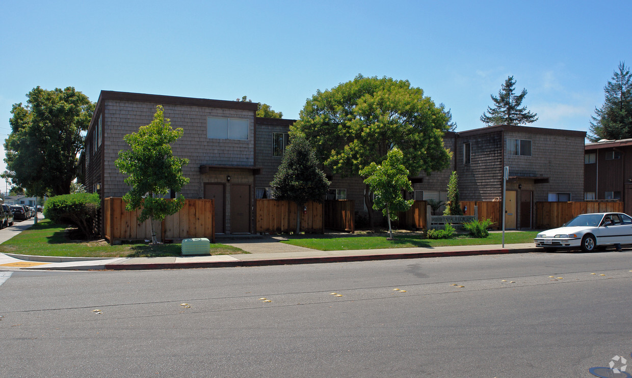 Primary Photo - Mountain View Apartments