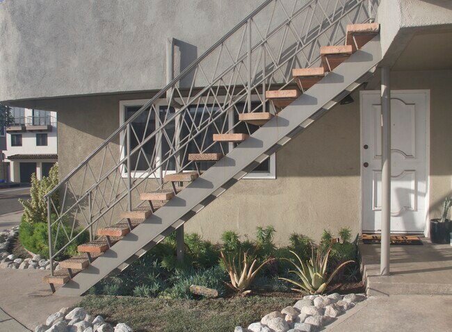 Building Photo - 1500 Highland Ave