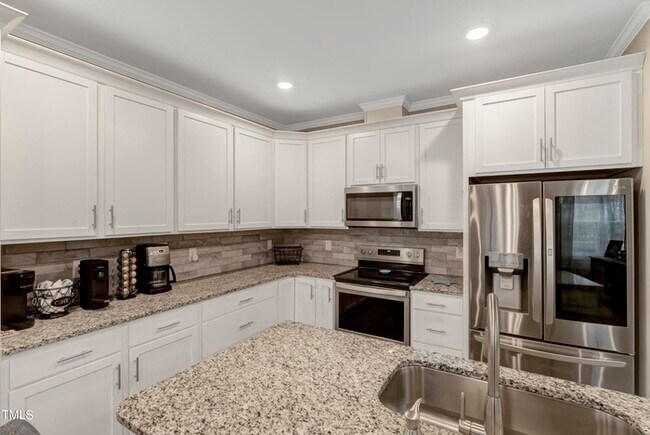 Foto del edificio - 375 Alcock Ln